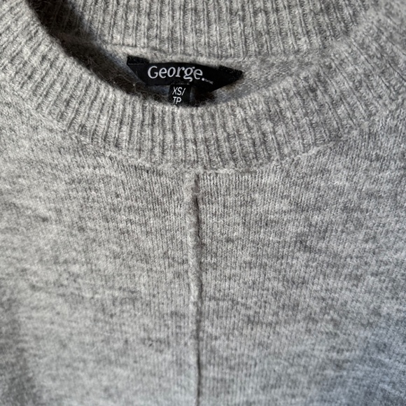 6 items 10 outfits - Picture 14 of 14